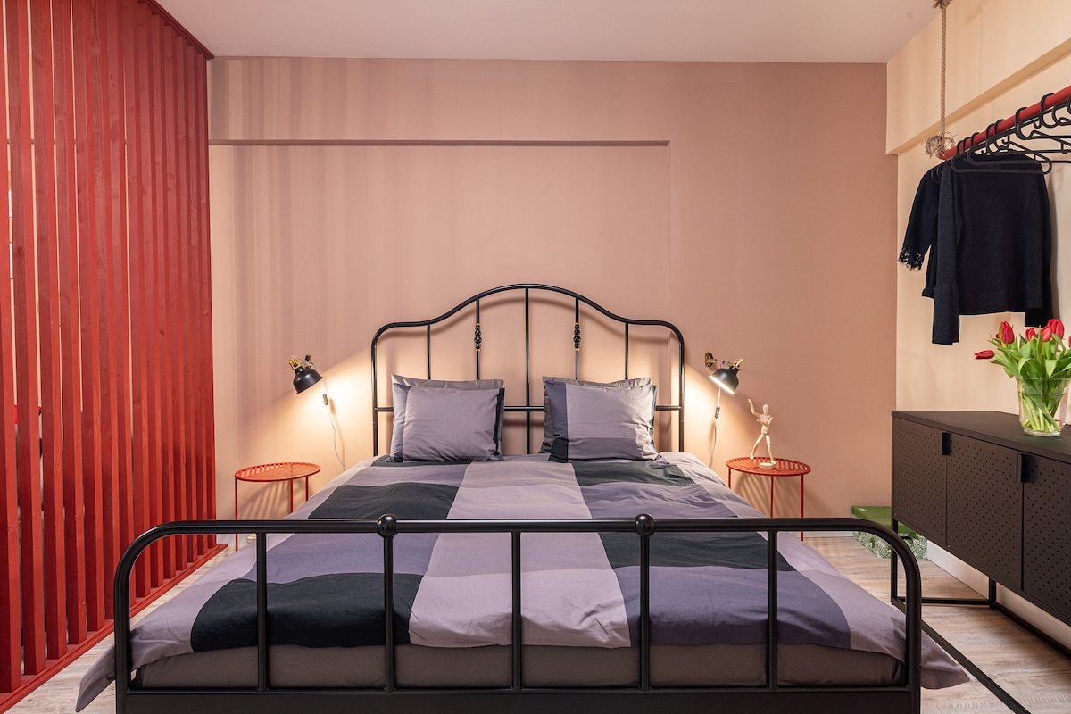 Standout Sienna Studio | Old Town | New Building