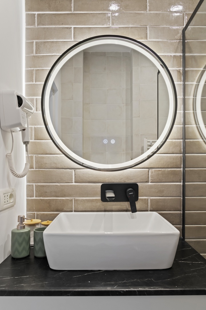 Old City Rise Apartment - Bathroom