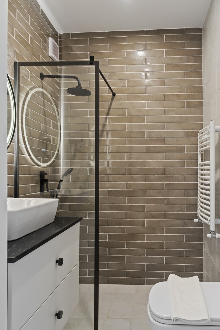 Old City Rise Apartment - Bathroom