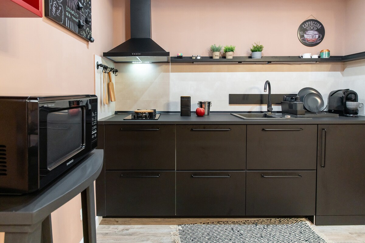 Standout Sienna Studio | Old Town | New Building - Full kitchen